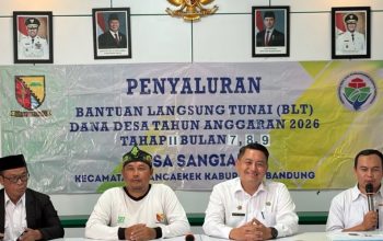 BLT Dana Desa Disalurkan di Sangiang, Camat Rancaekek Tekankan Pemanfaatan Tepat Sasaran