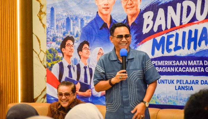 Aksi Bandung Melihat, Hailuki Berbagi Kacamata Gratis