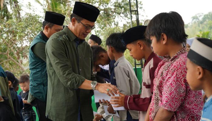 JUMAT KELILING KDS: Dari Sajadah Menyapa Rakyat, Muliakan Yatim