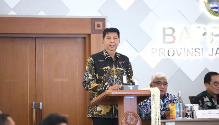OJK Buka Akses Pembiayaan Rp456,5 Miliar untuk 4.565 Peternak Ayam Jabar
