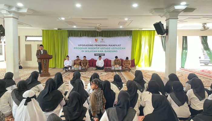 Program Prioritas Bupati, BAZNAS Kabupaten Bandung Salurkan Insentif untuk 1.012 Ustaz dan Ustazah